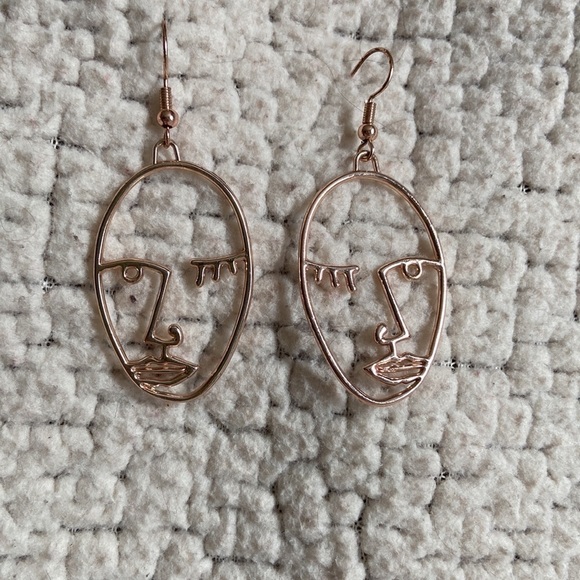 💌 Handmade Winking Eye Gold Tone Earrings - Picture 4 of 7